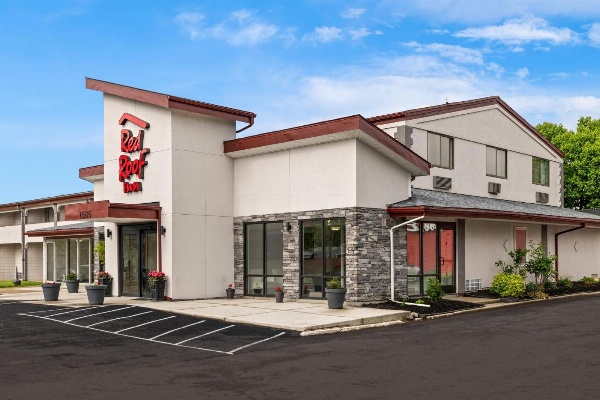 Red Roof Inn Niagara Falls image 1